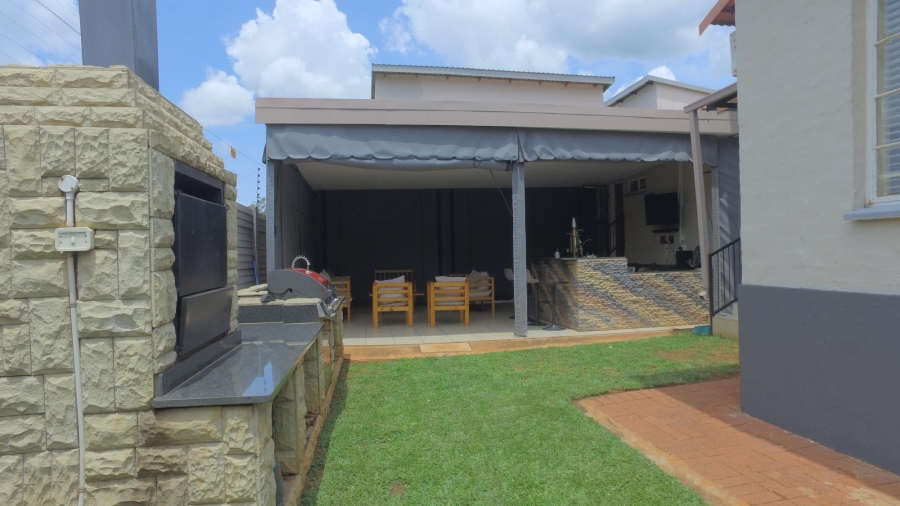 3 Bedroom Property for Sale in Safari Gardens North West